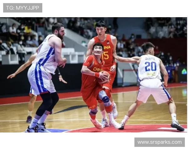 王哲林状态回暖带领球队强势反弹再度成为球场内外焦点人物