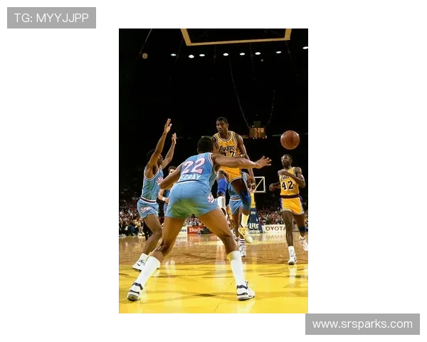 篮球运动员的荣耀与挑战：从赛场到人生的跨越之路