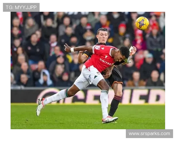 布拉德福德与奥尔德肖的激烈对决展现英乙联赛的精彩瞬间 布拉德福德与奥尔德肖的激烈对决展现英乙联赛的精彩瞬间